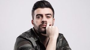 Speak, îndrăgostit din nou? Artistul a făcut anunţul, iar mesajele de la admiratoare au curs fără oprire