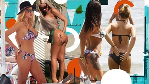 Bianca Drăgușanu & Gina Pistol și-au ”inspectat” posterioarele! Atenție, fotografii amețitoare!