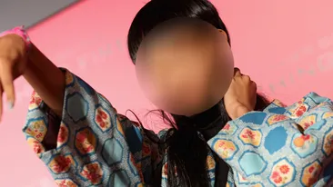 Parintii ei sunt cercetati de cei de la Protectia copilului dupa ce pe internet au aparut o fotografie indecenta cu ea!