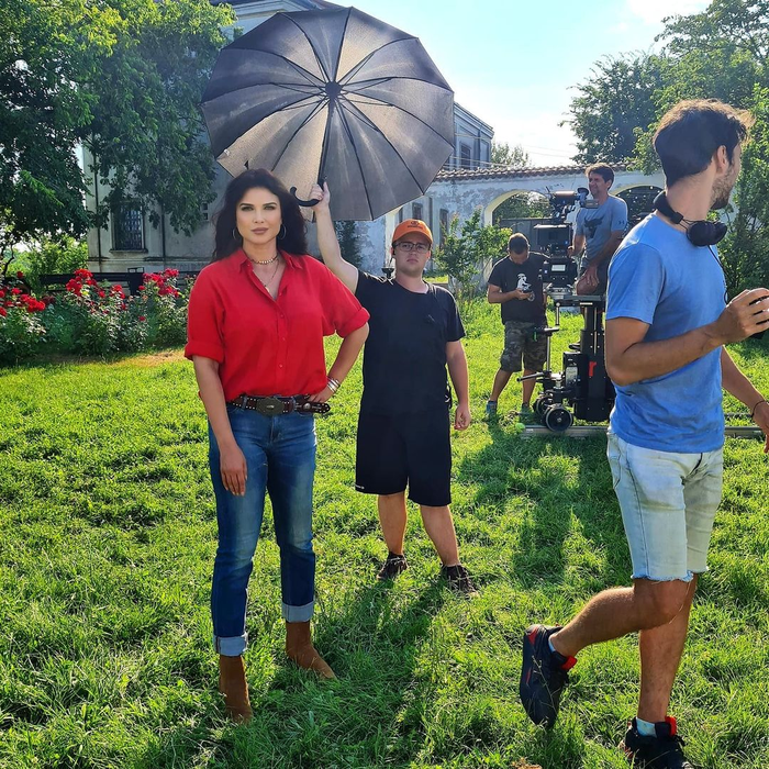 De ce nu a plecat Monica Bîrlădeanu în vacanţă. Vedeta a dezvăluit motivul: „Dacă cumva e nevoie de mine…”