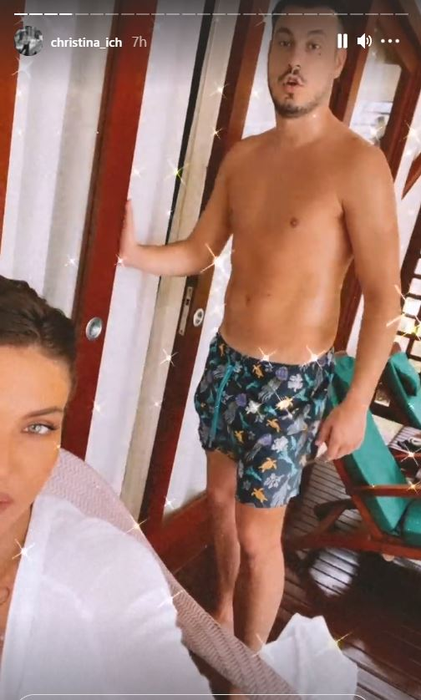 Christina Ich și Alex Pițurcă s-au filmat în momente de tandrețe în Seychelles. Gluma acidă făcută de moldoveancă la adresa logodnicului ei | FOTO