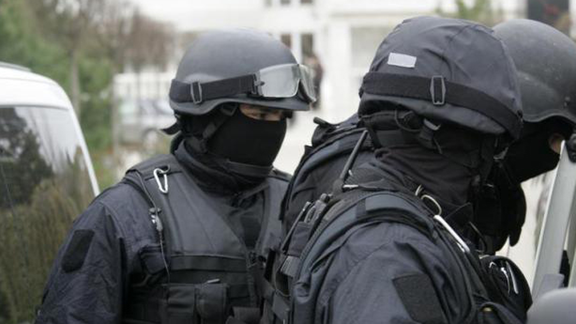 Incident grav la Timisoara. Un politist de la “Crima Organizata” a pus pistolul in piept unui cameraman