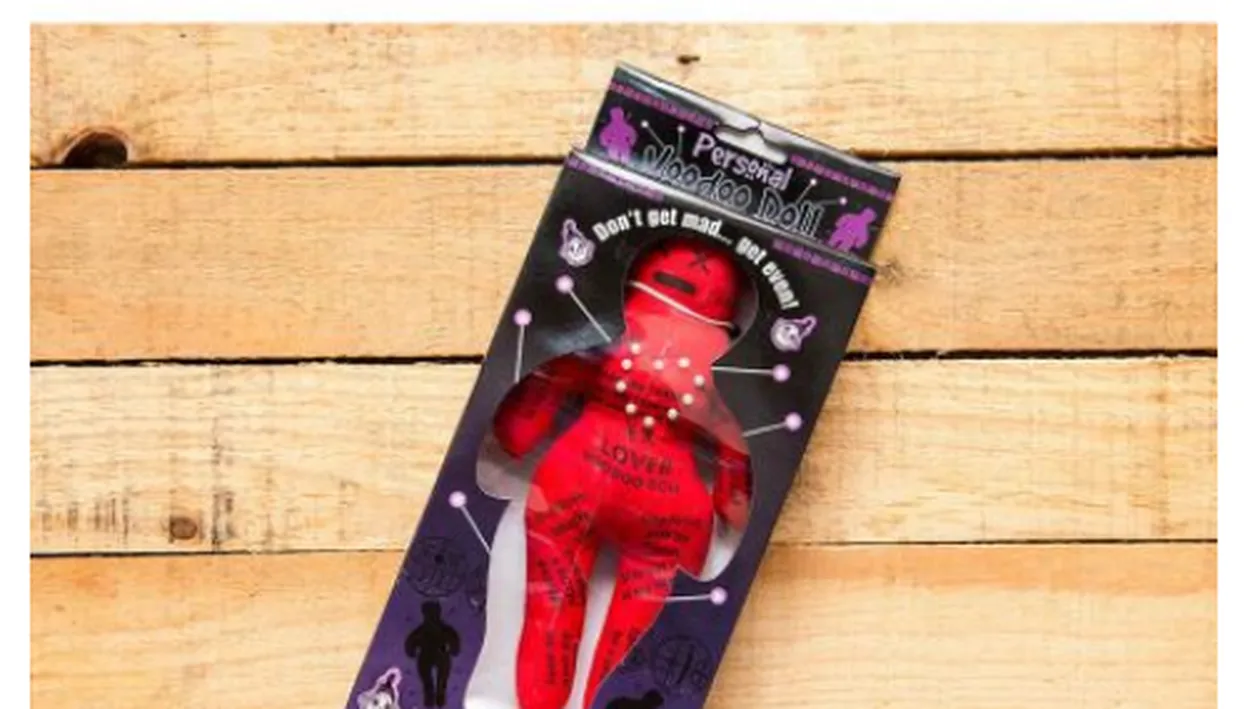 Ce anunţ la vânzări: păpuşă woodoo pentru fostul iubit! Care e secretul
