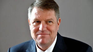 Iohannis, invitat de un profesor sa faca SCHIMB imobiliar: Sase case in Sibiu pe un apartament in Bucuresti