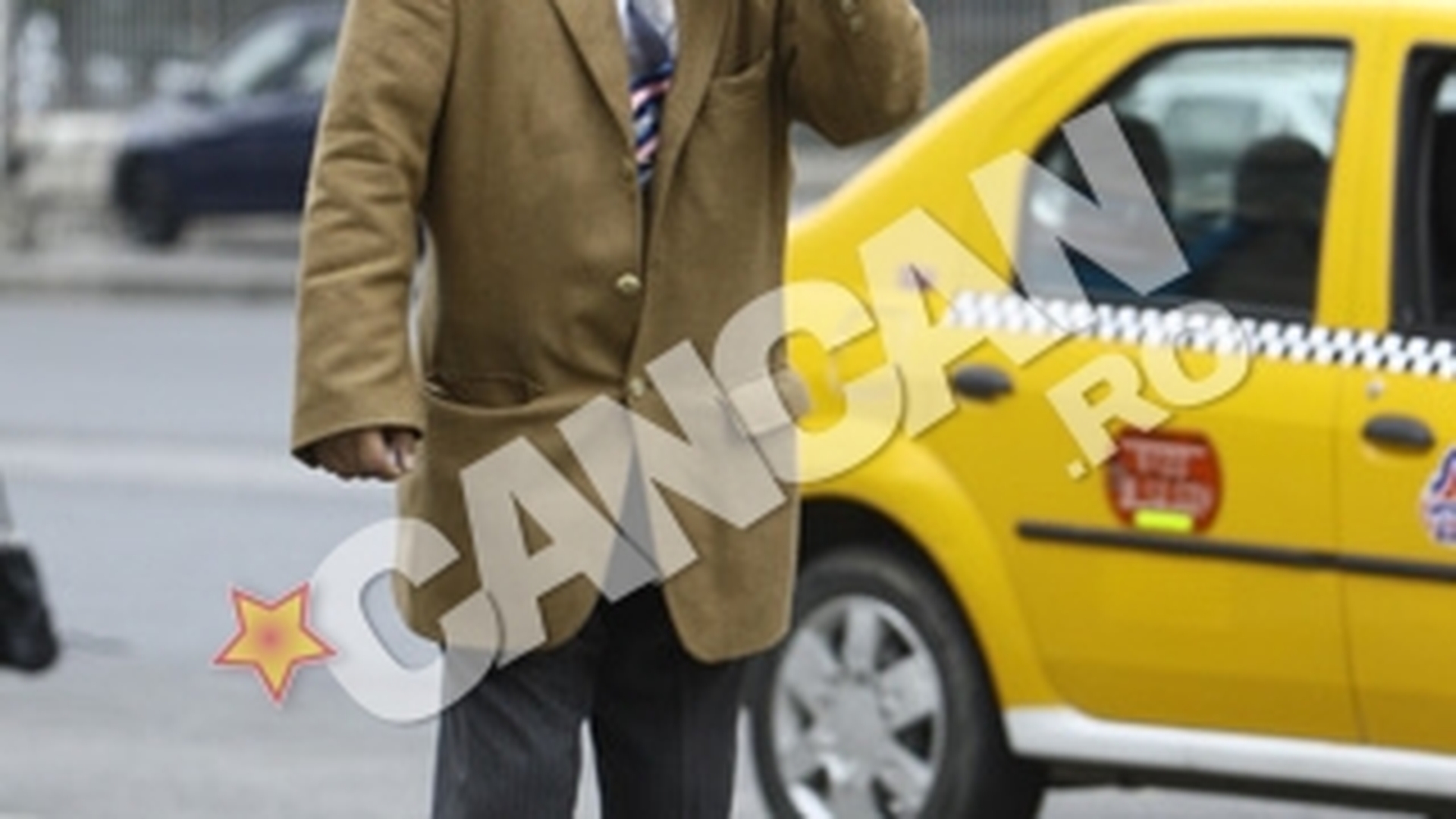 VIDEO Gigel Frone are fanii lui! A facut un show ad-hoc pentru taximetristii de la Gara de Nord