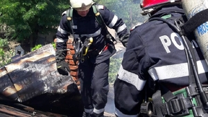 VIDEO. Moarte cumplită pentru un bătrân din Dâmbovița. A ars de viu în casă