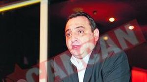 Bamburic umbla cu masina blindata si garzi de corp