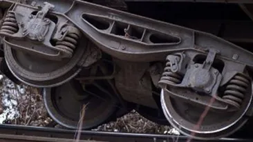 Pericol de explozie! Trei vagoane pline cu motorina au deraiat in Timisoara