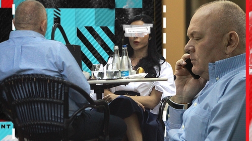 Cum l-am fotografiat pe „Regele Betoanelor” în compania unei brunete respectabile