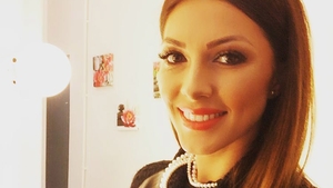 ILINCA VANDICI, o nouă surpriză pentru fani! După ce a anunţat că va deveni mămică, vedeta şi-a schimbat look-ul