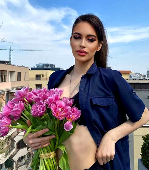 Așa mamă, așa fiică! La 18 ani, fiica Andreei Berecleanu s-a tranformat într-o bombă sexy! Imagini HOT cu tânăra