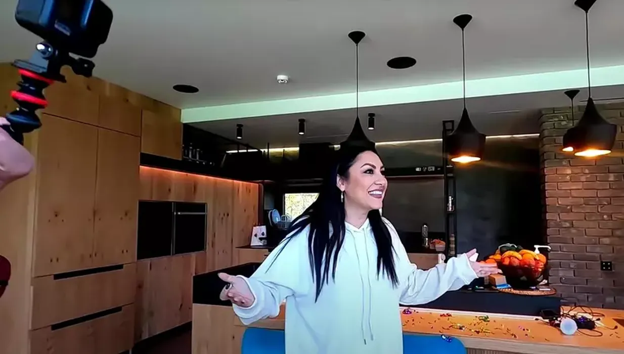 Ca la Hollywood! Cum arată studioul făcut special de Andra și Cătălin Măruță pentru David și Eva. Noi imagini din casa de 1.000.000 de euro
