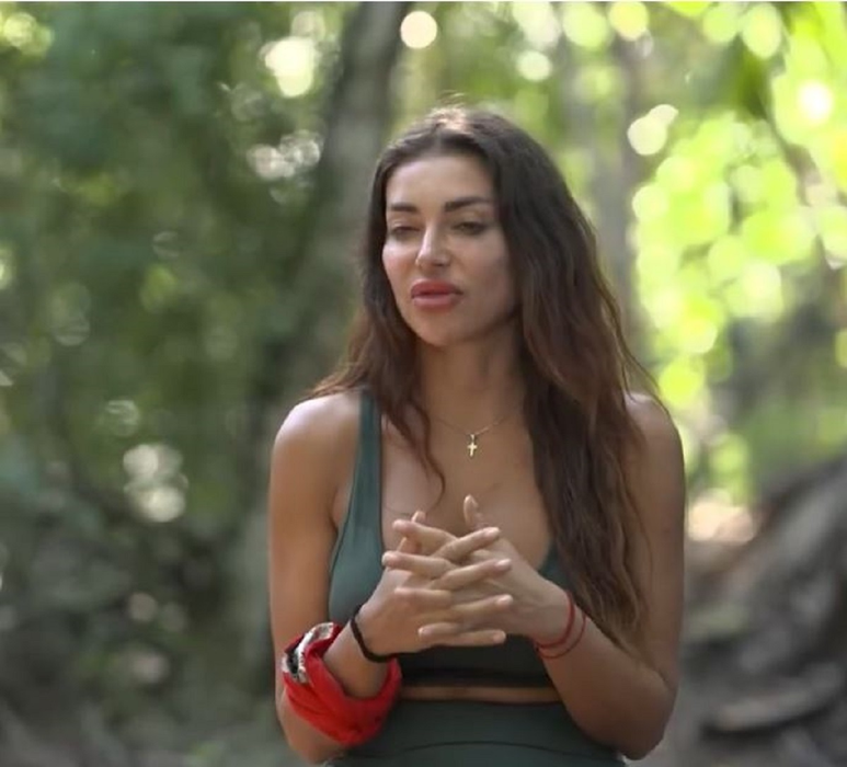 Elena Ionescu, moment ruşinos la Survivor! Sânul i-a ieşit din sutien, iar Pro TV a difuzat, din greşeală, imaginile. FOTO
