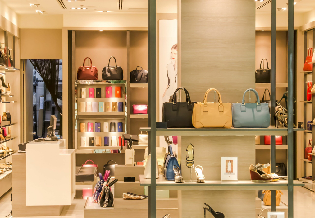 Gucci a scos la iveală un dosar uriaș în România! Doi români le vindeau hainele furate din Italia pe platforma preferată de vedete și milionari