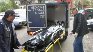 Moarte suspecta la Pitesti! O femeie a fost gasita fara suflare, asfixiata cu doua pungi