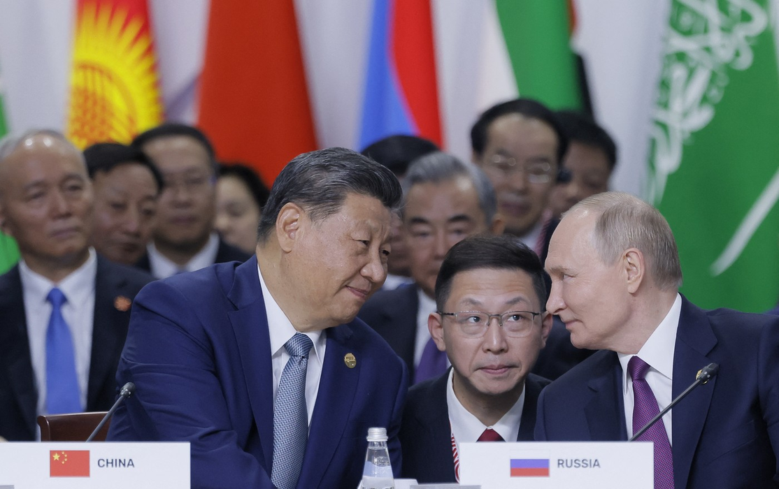 Președintele chinez Xi Jinping și președintele rus Vladimir Putin în timpul summitului BRICS din Kazan, Rusia, joi, 24 octombrie 2024. Foto: Profimedia