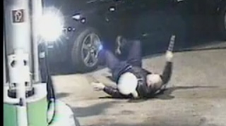 VIDEO EXCLUSIV Un politist a fost calcat cu masina intentionat de un tanar de 26 de ani