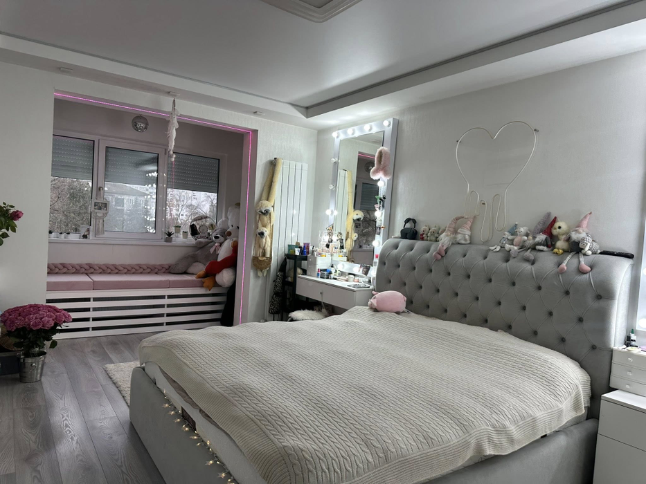 Cum arată apartamentul Iulianei Beregoi din Orhei pe care părinții ei l-au scos la vânzare. Are 2 camere și 55 de metri pătrați