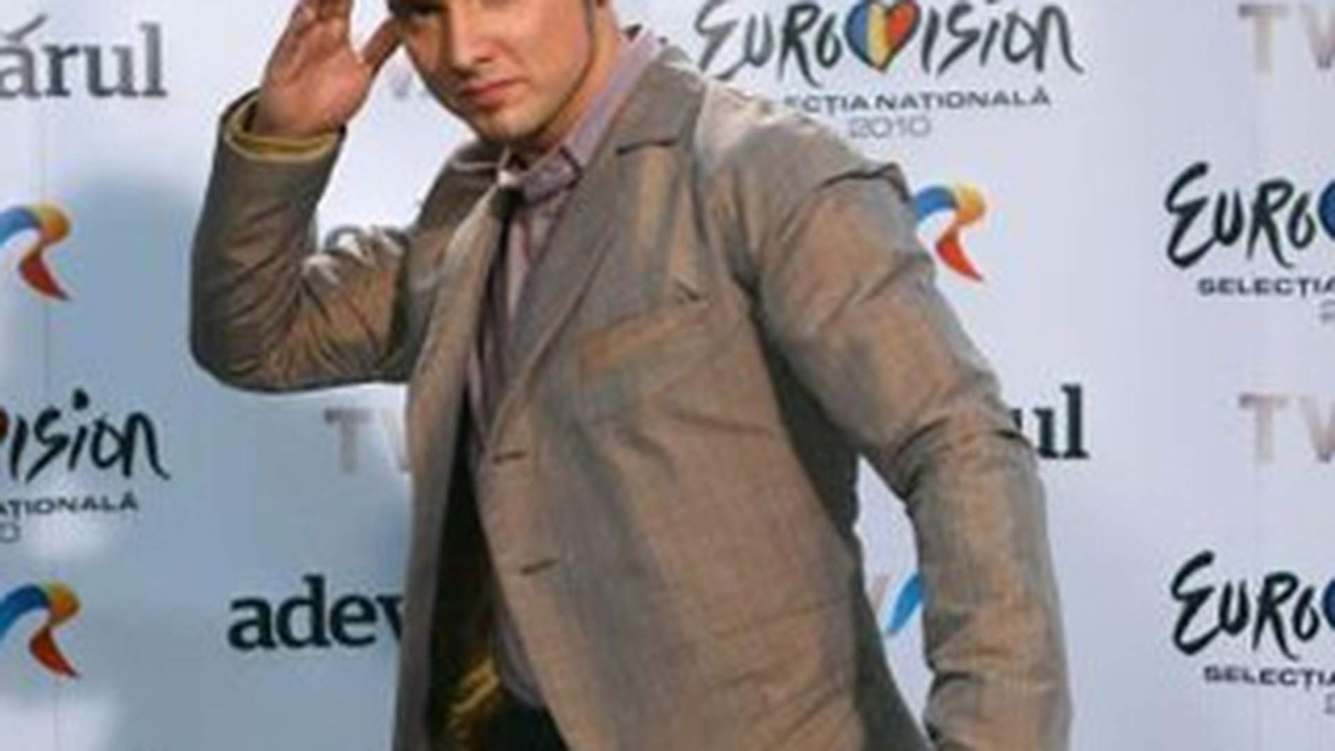 David Bryan,solistul trupei Hotel FM, unul dintre cei mai sexy barbati de la Eurovision