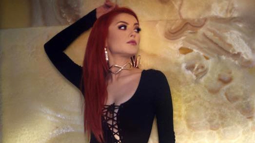 Elena Gheorghe, aproape goală în noul ei videoclip! Fanii au înroşit butonul de ”Like”