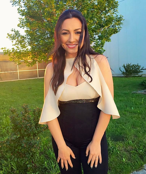 Cele mai sexy imagini cu Andra Măruță! Niciodată „cumințica” de la Pro TV nu a apărut așa