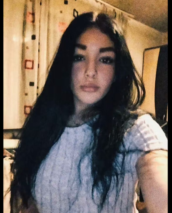 Salomi Maria Roxana este tânăra de 18 ani care a murit pe loc în accidentul produs pe DN 67, în localitatea Mihăești din județul Vâlcea/ sursă foto: Facebook