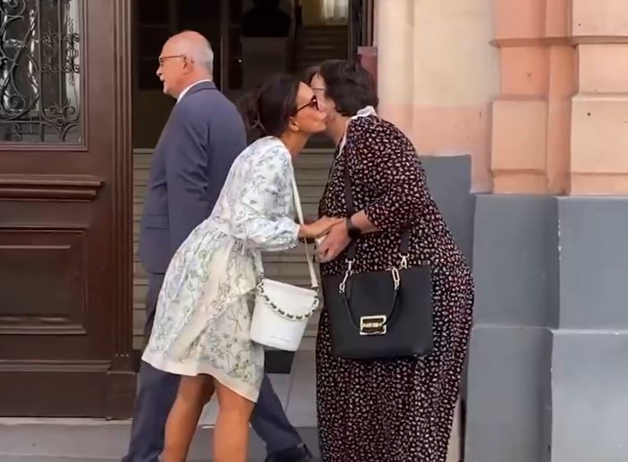 Carmen Iohannis a atras toate privirile în prima zi de școală/ sursă foto: captură video Mesageruldesibiu