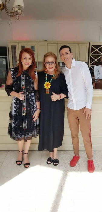 Radhu, alături de Laura Zapata