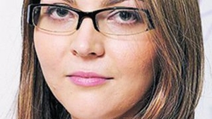 Cum trebuie sa te pensezi ca sa ai sprancenele simetrice