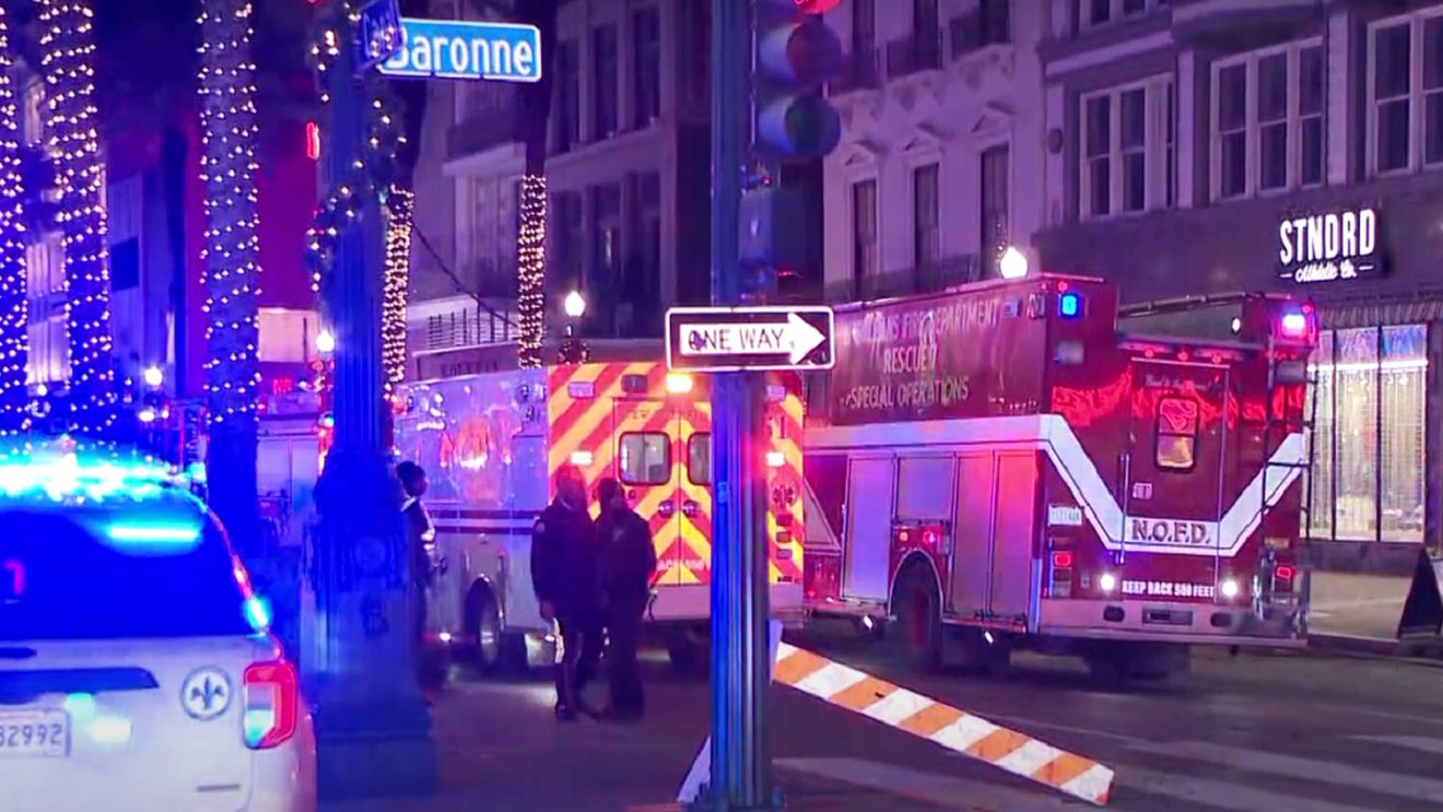 Atentat în America! O camionetă a intrat în oameni, apoi șoferul ei a coborât în mulțime și...