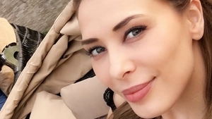 IULIA VÂNTUR le-a arătat tuturor unde s-a trezit în această dimineaţă. Fanii s-au întrebat dacă SALMAN KHAN era şi el de faţă
