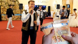 Cât te costă să îl chemi pe Constantin Enceanu să-ți cânte la nuntă, în 2026. Cât cere pentru o oră sau pentru toată noaptea