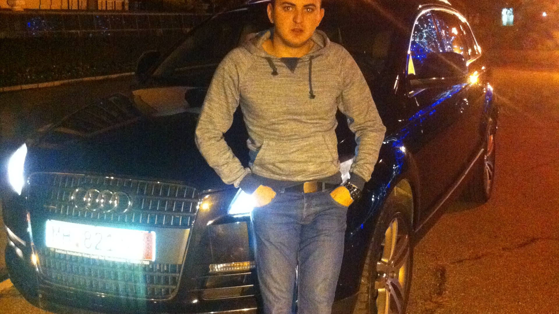 Si-a tras "aspirator de femei" ! Sexy-ceteraşul de la "Românii au talent" se plimbă cu un bolid de lux