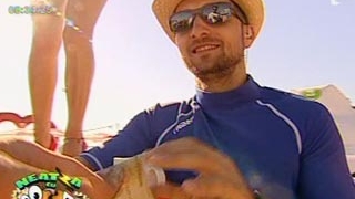 VIDEO Dani Otil sta prost cu banii? A primit 50 de lei in direct, la "Neatza"!