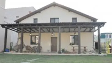 Spargere ca in filme! Nevasta lui Emil Hurezeanu si fosta sotie a lui Andrei Gheorghe, pradate de hoti, la mare, in timp ce dormeau!