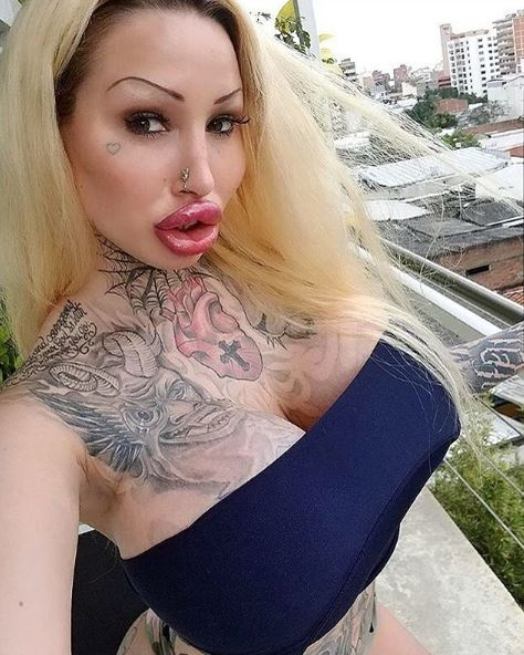 Incredibil cum a putut să-și modifice trupul Mary Magdalene, o dansatoare dependentă de operații! A dat sute de mii de euro, iar înfățișarea șochează!