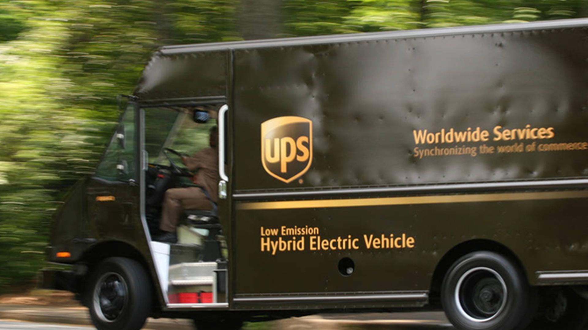 Politica de succes! Camioanele de la UPS nu vireaza niciodata la stanga!