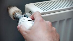Temperaturile scăzute din termometre au determinat începerea probele la cald pentru consumatorii din Capitală. De când o să beneficieze bucureștenii de căldură