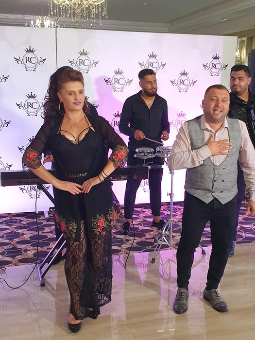 Cum arată acum Cornelia, cea mai bătrână dansatoare de manele. Cu ce își ocupă timpul, de când nu mai are evenimente