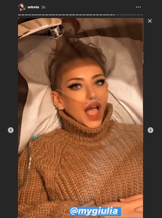 Giulia Anghelescu i-a arătat un semn obscen Antoniei în timp ce erau într-un spital, iar momentele au fost filmate! Cum a recționat iubita lui Alex Velea
