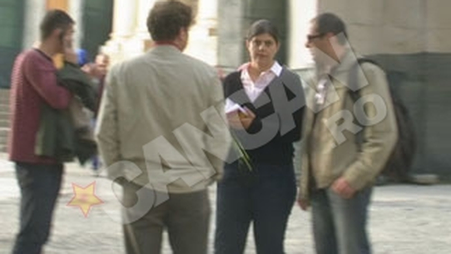 VIDEO Procurorul general Laura Codruta Kovesi s-a rugat la Sf. Parascheva pazita de cinci garzi de corp