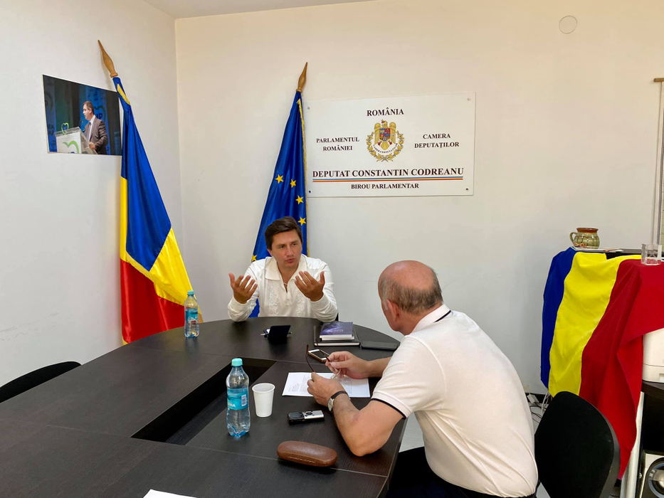 Deputatul Constantin Codreanu, implicat într-un accident în Focșani: “M-am ales cu fracturi și un traumatism cranio-facial” + prima poză după impactul violent