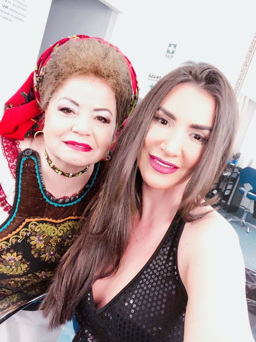 Mara Bănică a încălcat tradiţia de Crăciun! Ce a făcut vedeta cu bradul: „Mă abţin cu…”