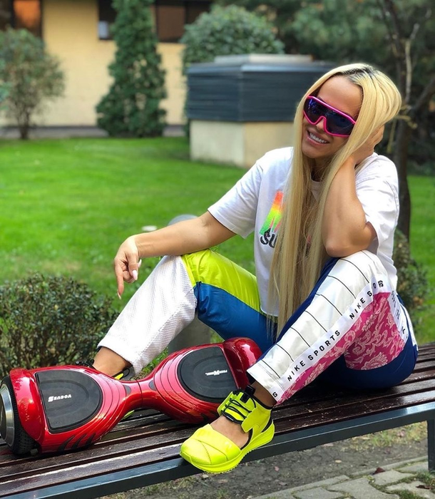 Fanii au rămas mască! Anda Adam, look de Barbie: ”Wow, cât semeni cu Nicky Minaj!”