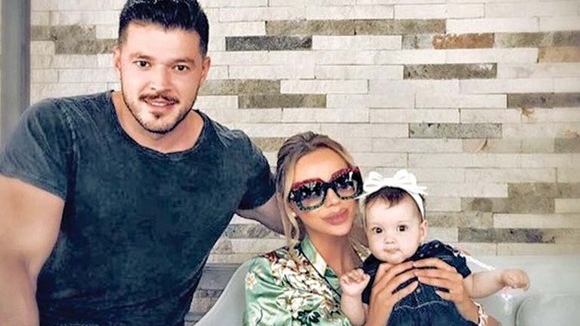 Imagine de colecție cu Victor Slav și fiica sa: “Seamănă cu Bianca de dinaintea operațiilor”