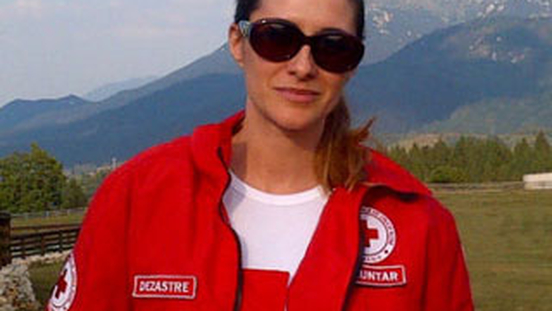Iuliana Tudor a devenit voluntar al Crucii Rosii! "Este o responsabilitate pe care ar trebui sa o aiba fiecare dintre noi"