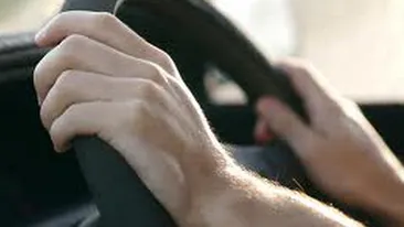 El este cel mai BATRAN sofer din judet! La 91 de ani conduce pe AUTOSTRADA cu 130 km/h! Care este secretul lui