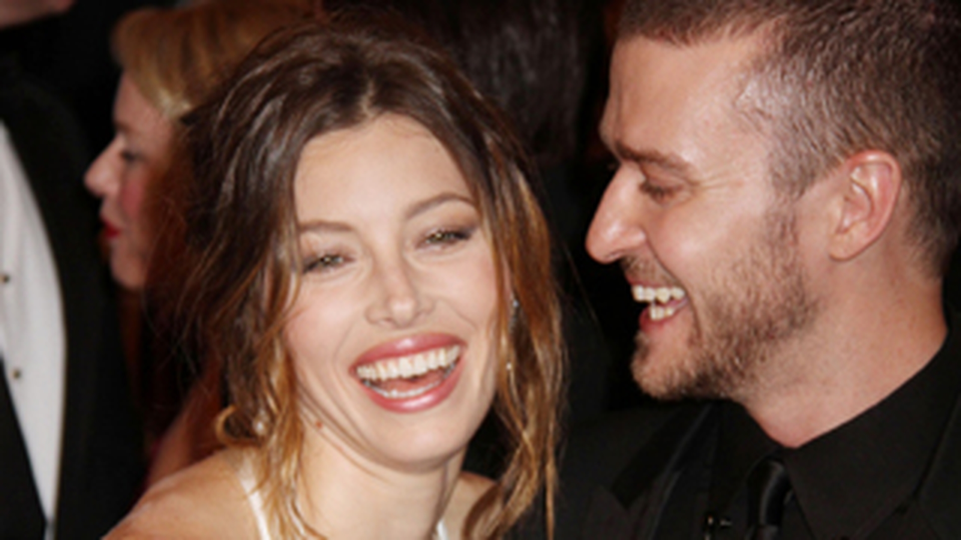 E oficial! Justin Timberlake a luat-o de nevasta pe Jessica Biel! Citeste primele declaratii ale vedetelor dupa ceremonie!