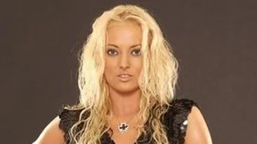 Delia Matache face revelionul cu sosia lui Bryan Johnson de la AC/DC!