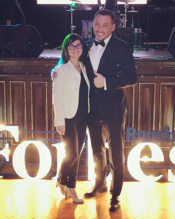 Ștefan alături de Florentina, sexoasa ce a fost angajată pe post de șofer